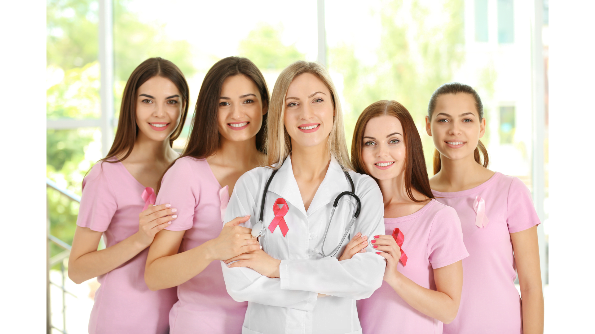Imagem de um grupo de enfermeiras e uma médica.